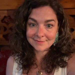 Meet your Posher, Crystal